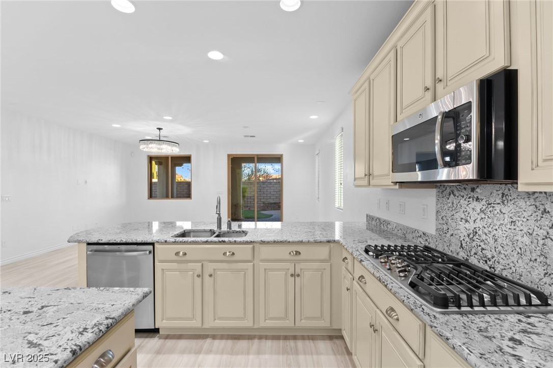 740 Catalina Aisle Street