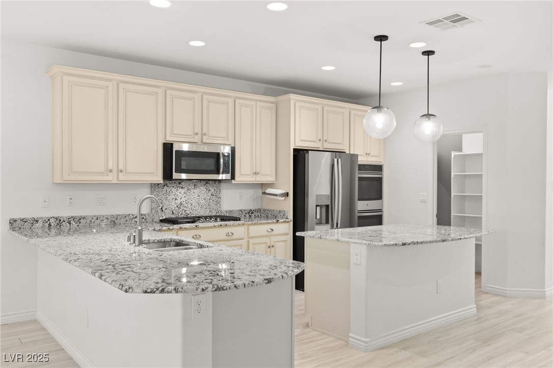 740 Catalina Aisle Street