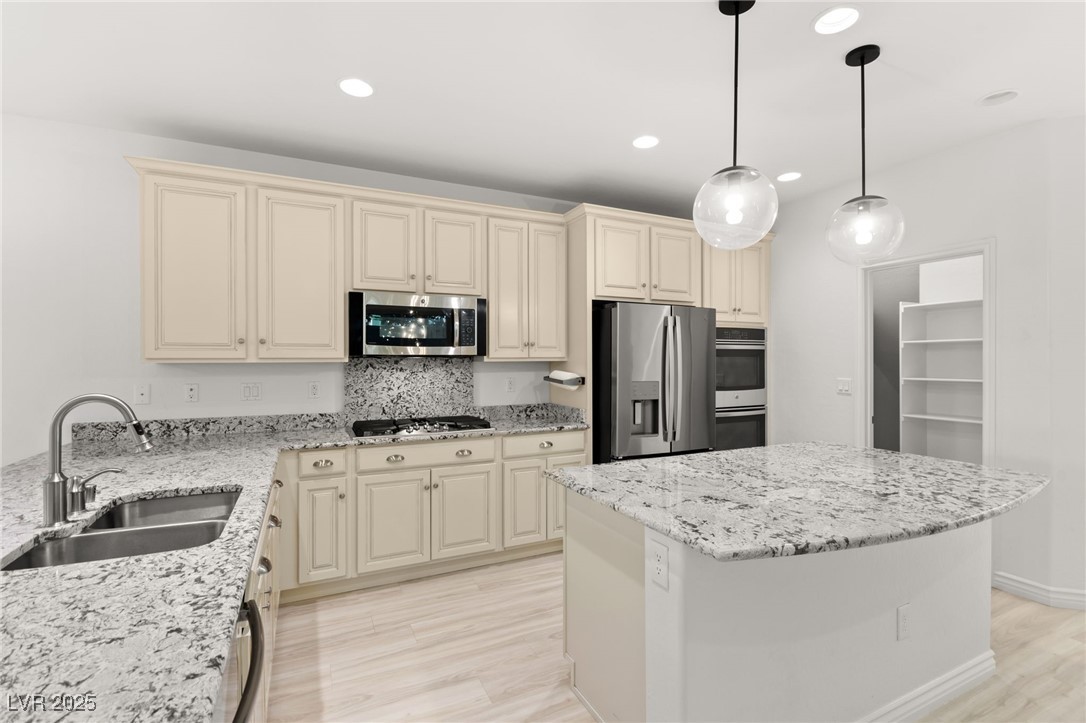 740 Catalina Aisle Street