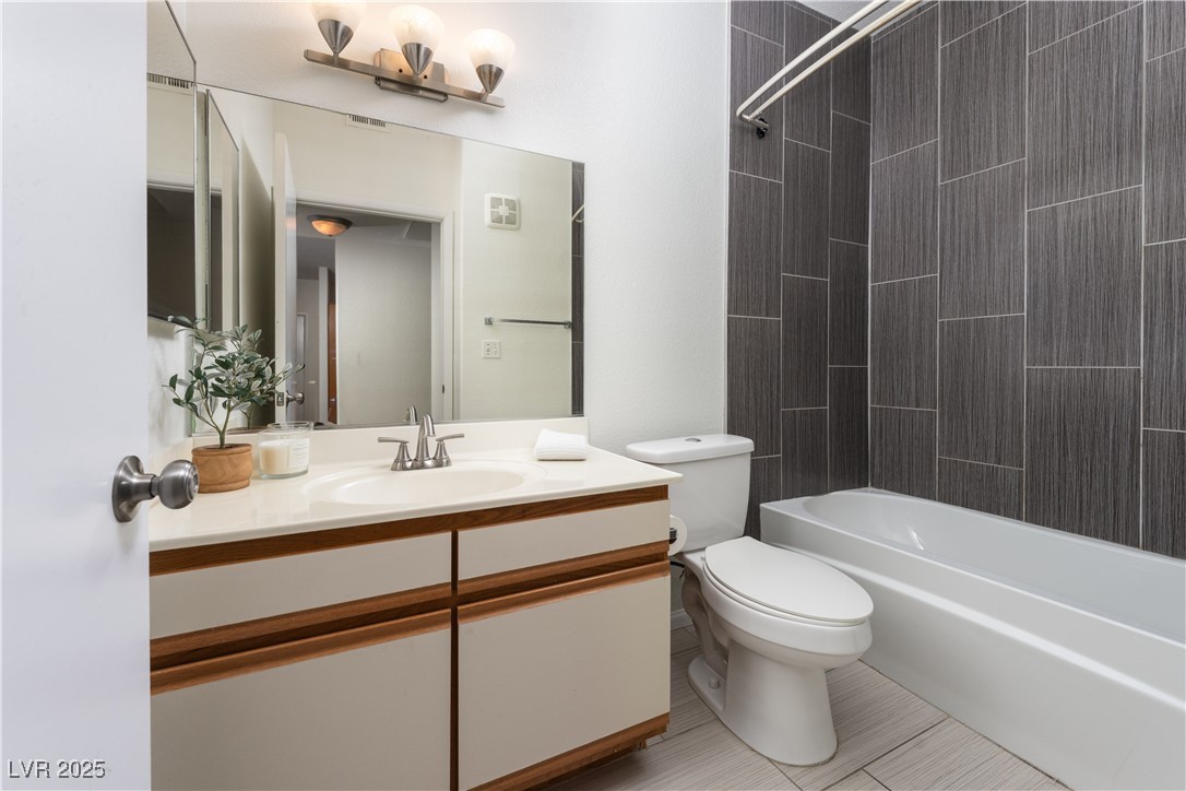 5751 East Hacienda Avenue 256