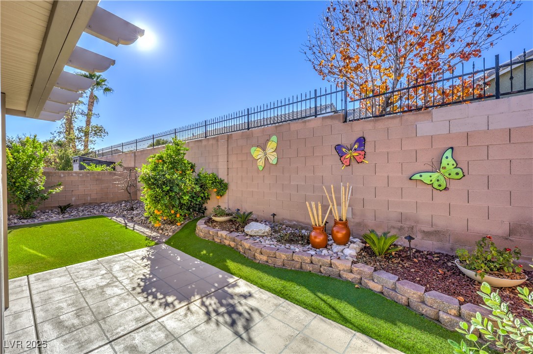 10939 Castle Fountain Street