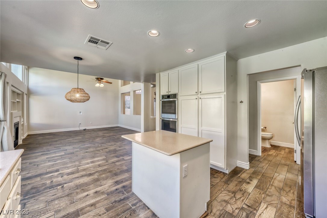 2412 La Sierra Street