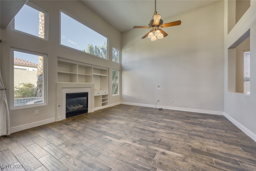 2412 La Sierra Street