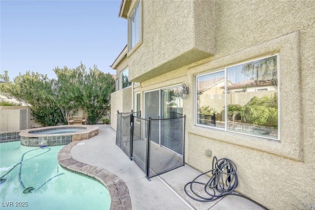 2412 La Sierra Street