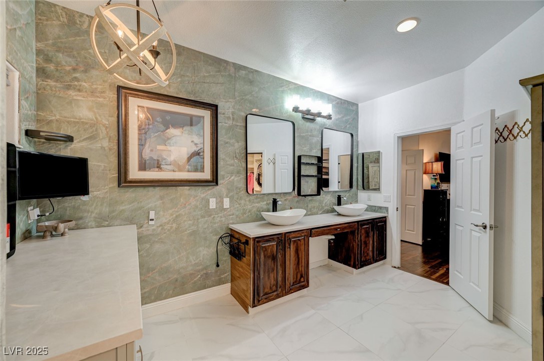 5041 Portraits Place