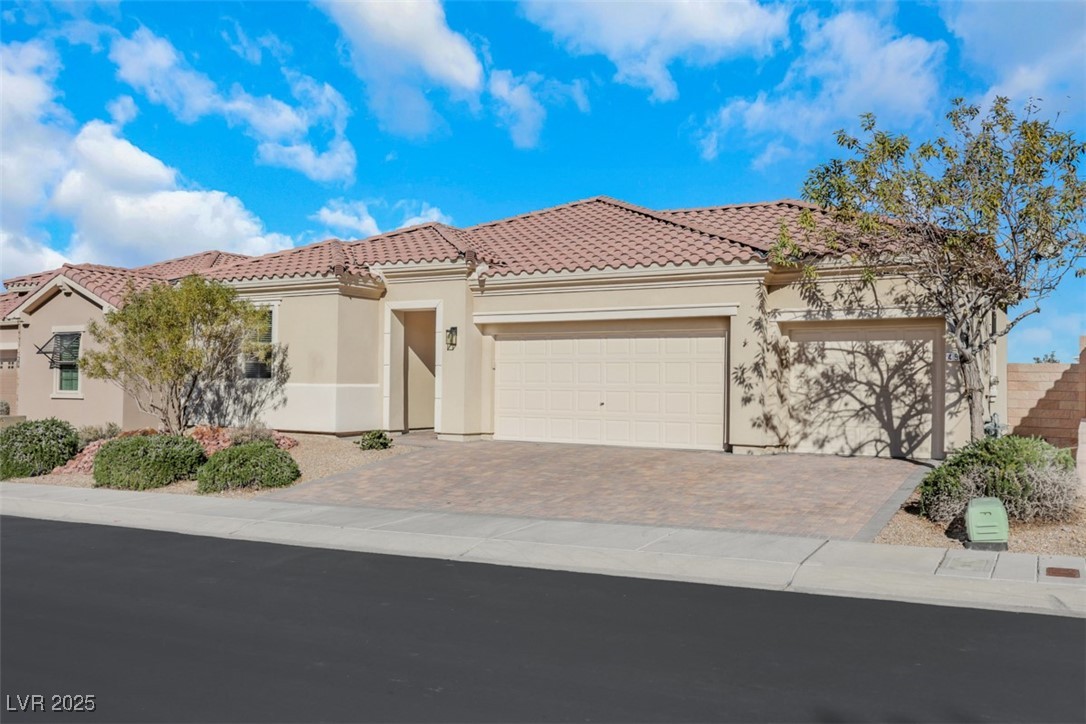 496 Punto Vallata Drive