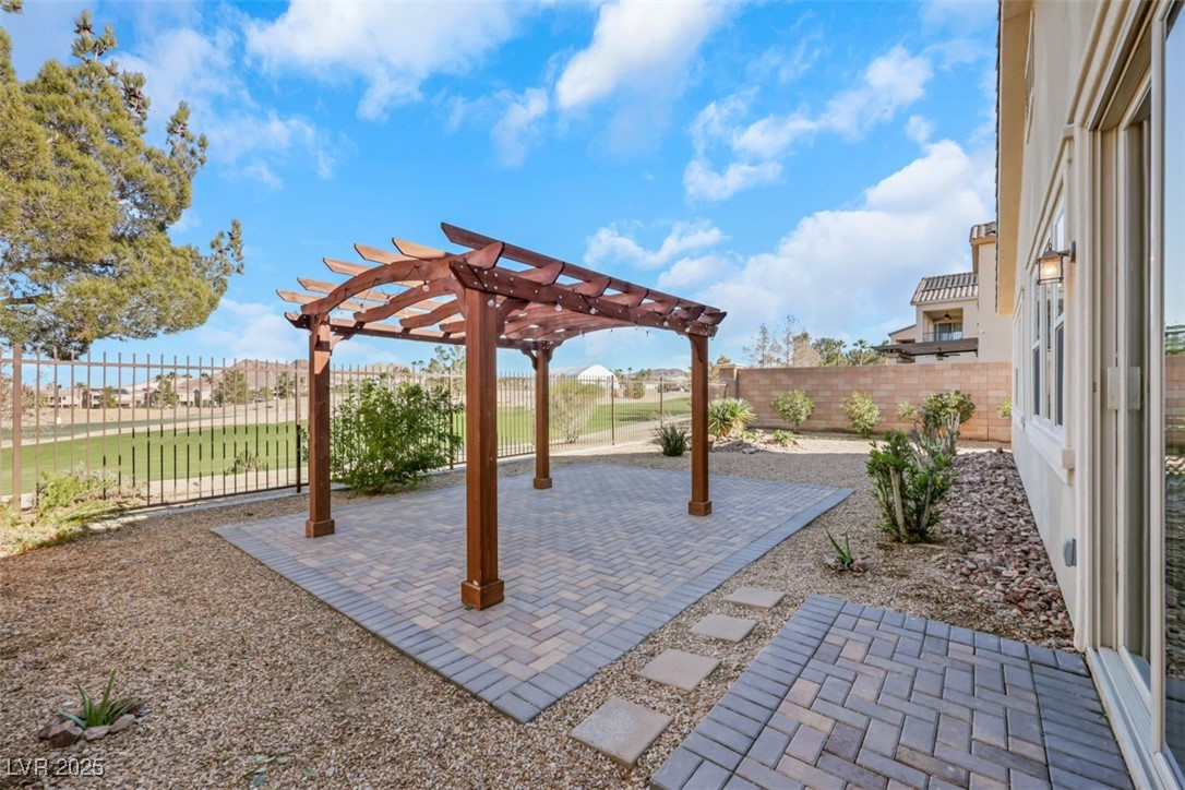 496 Punto Vallata Drive