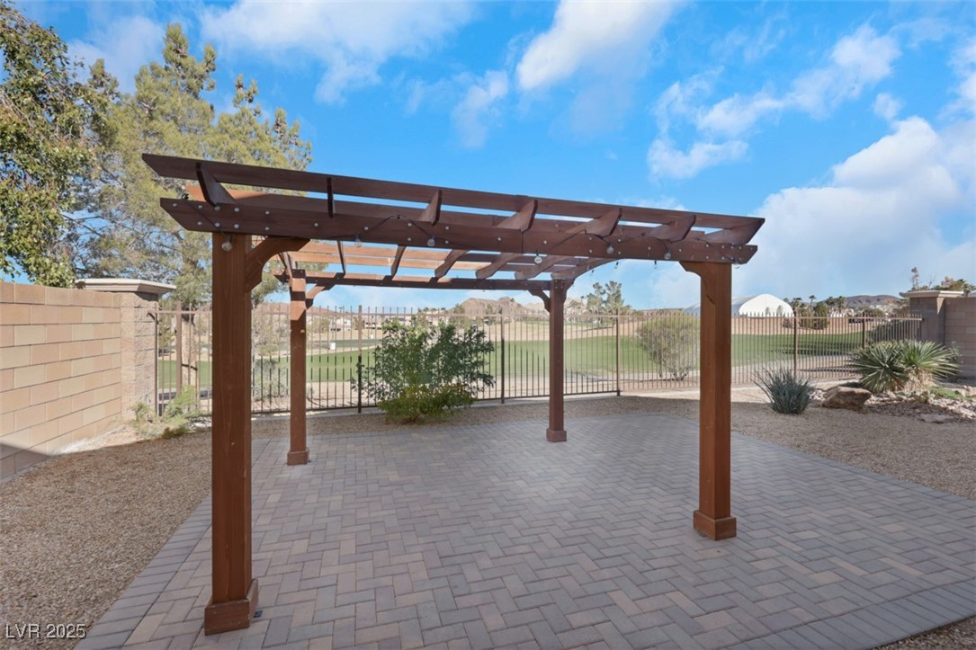 496 Punto Vallata Drive