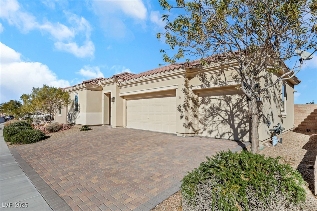 496 Punto Vallata Drive