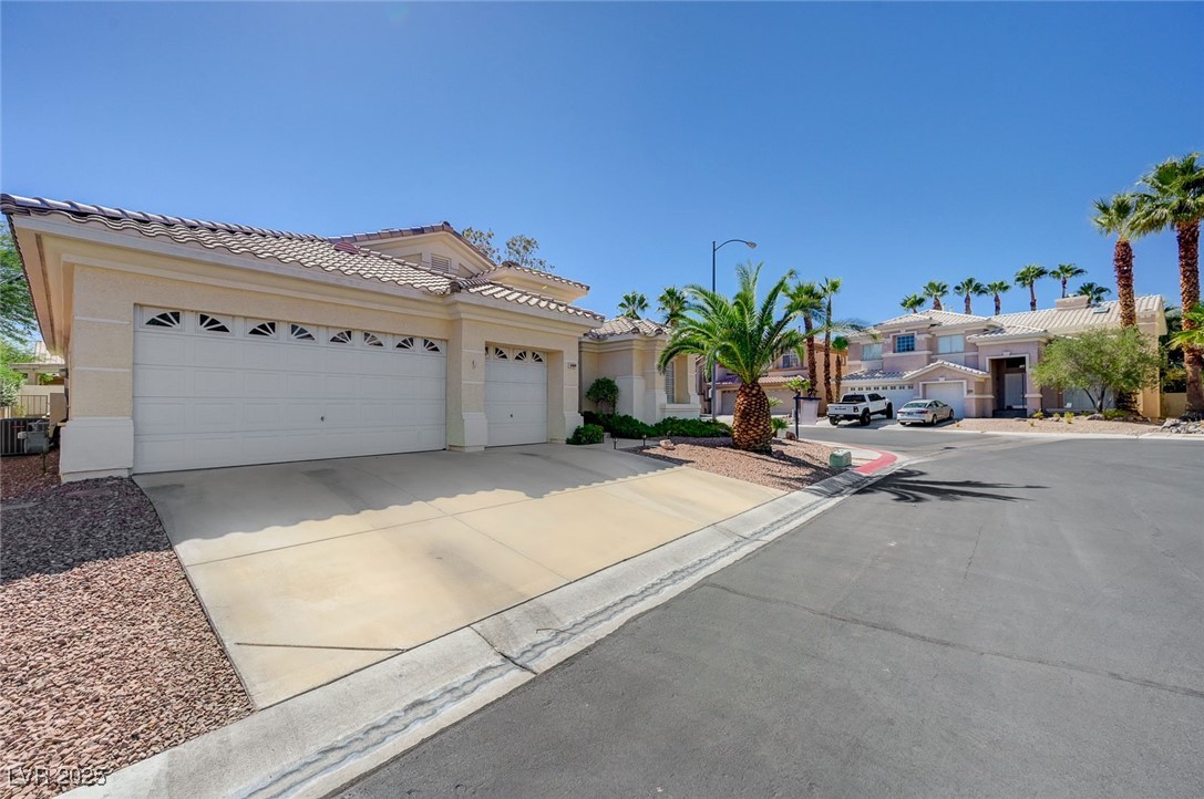 8809 Las Olivas Avenue