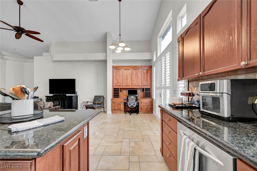 8809 Las Olivas Avenue