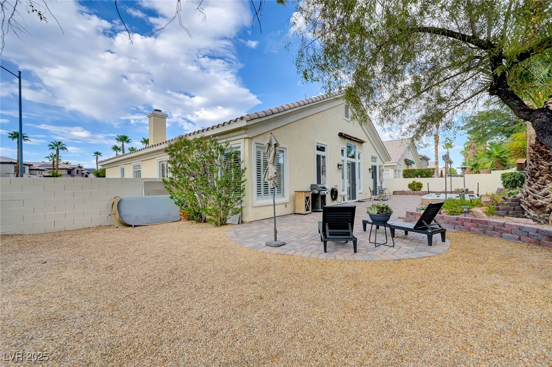 8809 Las Olivas Avenue