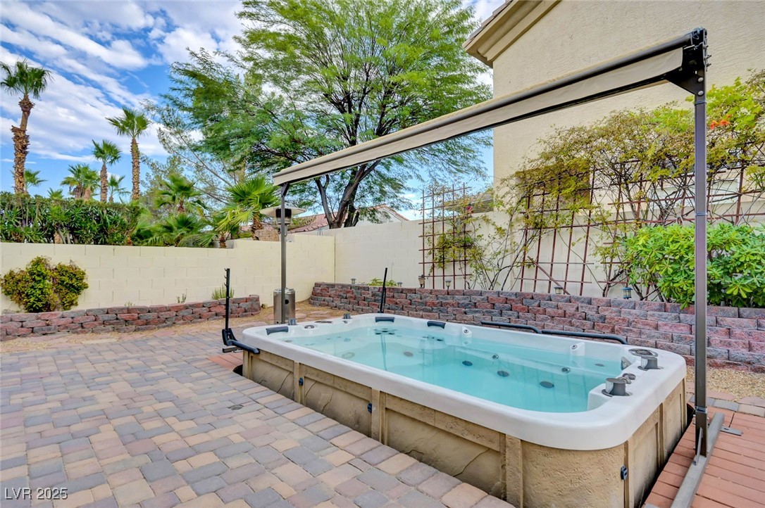 8809 Las Olivas Avenue