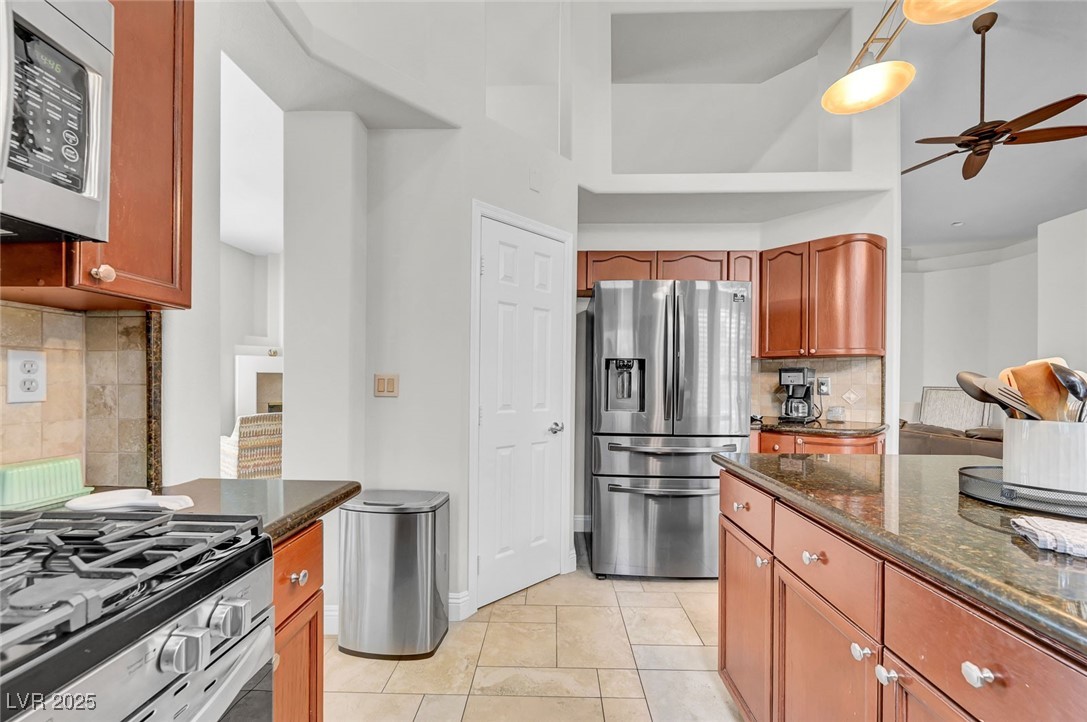 8809 Las Olivas Avenue