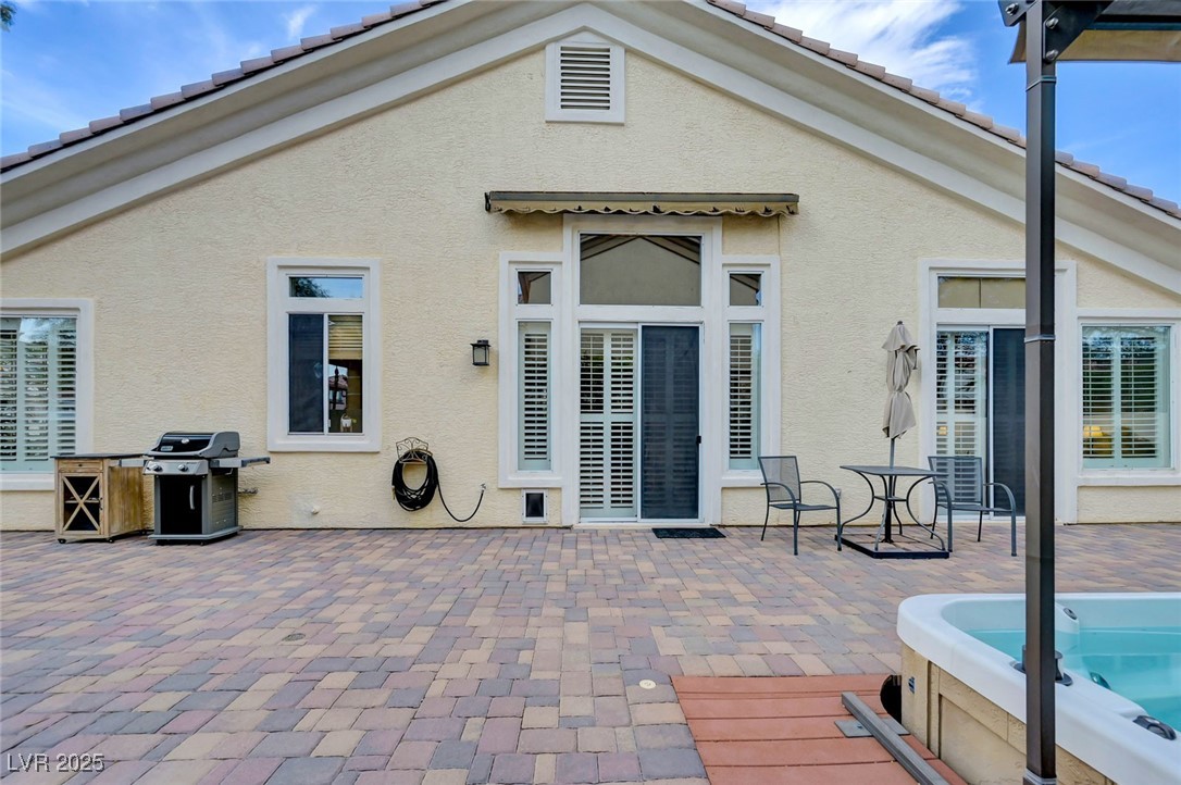 8809 Las Olivas Avenue