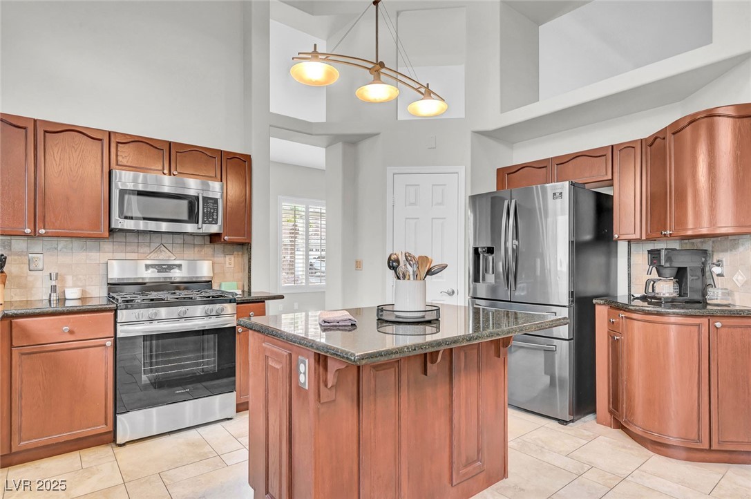 8809 Las Olivas Avenue