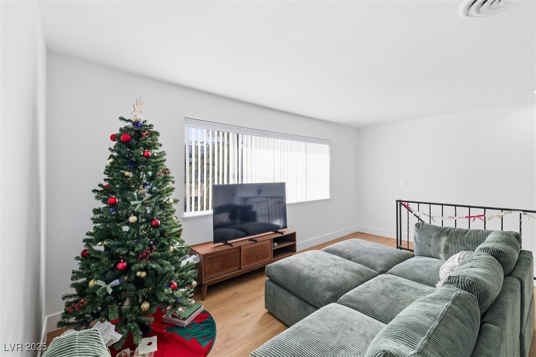 1521 Elizabeth Avenue 4