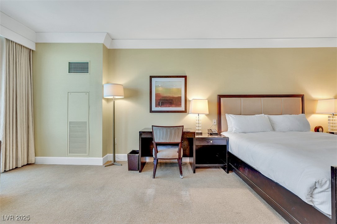 2000 North Fashion Show Drive 2514