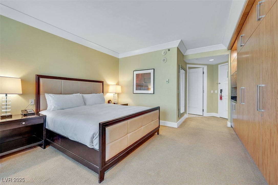 2000 North Fashion Show Drive 2514