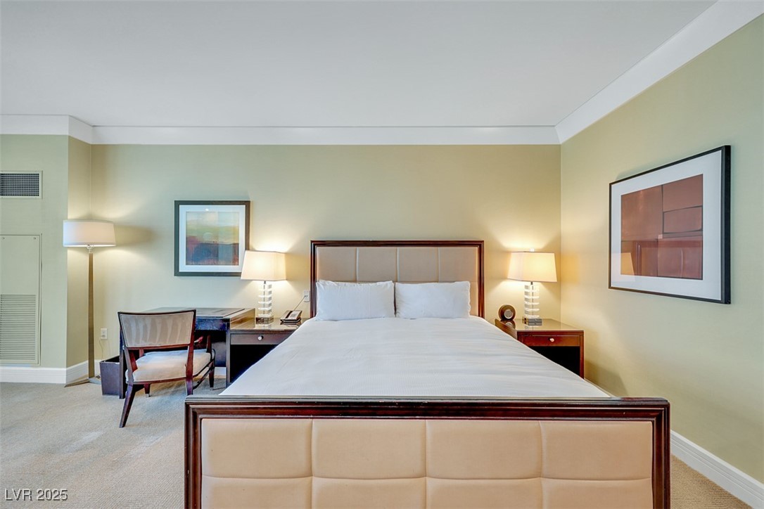 2000 North Fashion Show Drive 2514