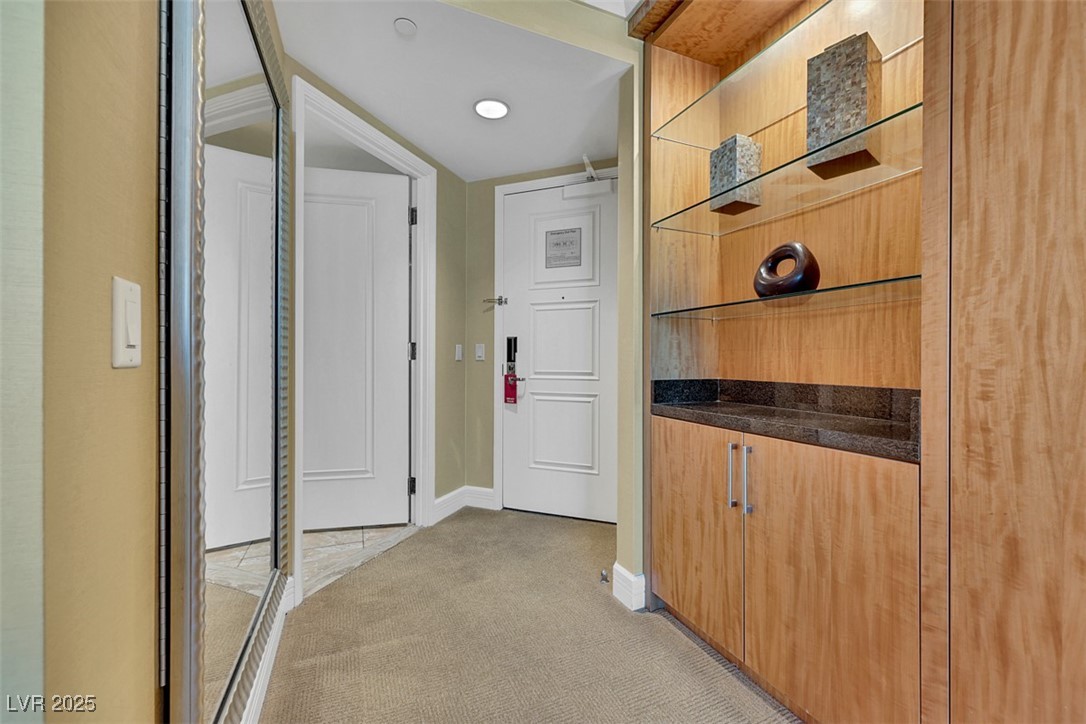 2000 North Fashion Show Drive 2514