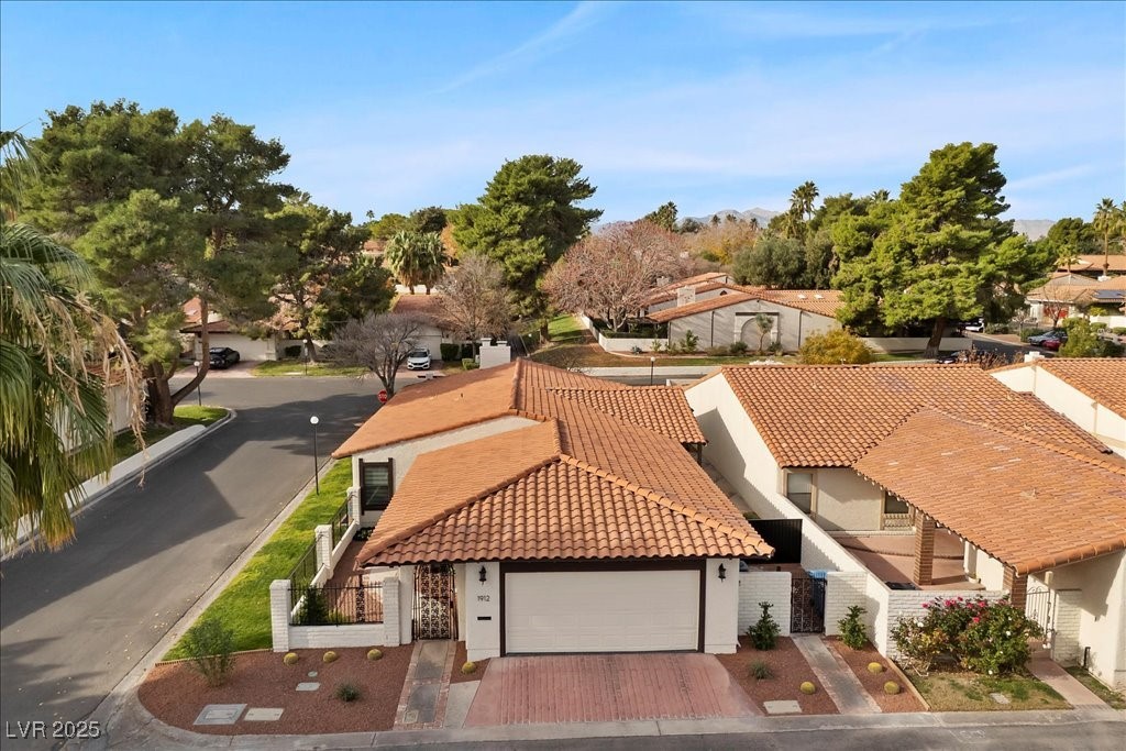 1912 Plaza De La Cruz