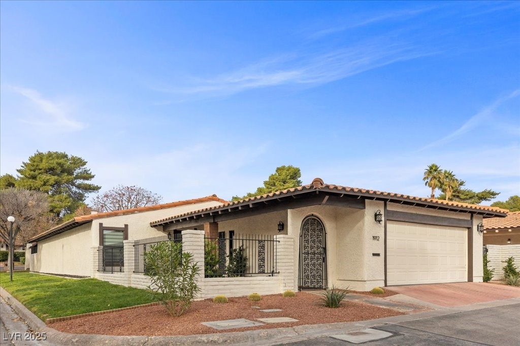 1912 Plaza De La Cruz