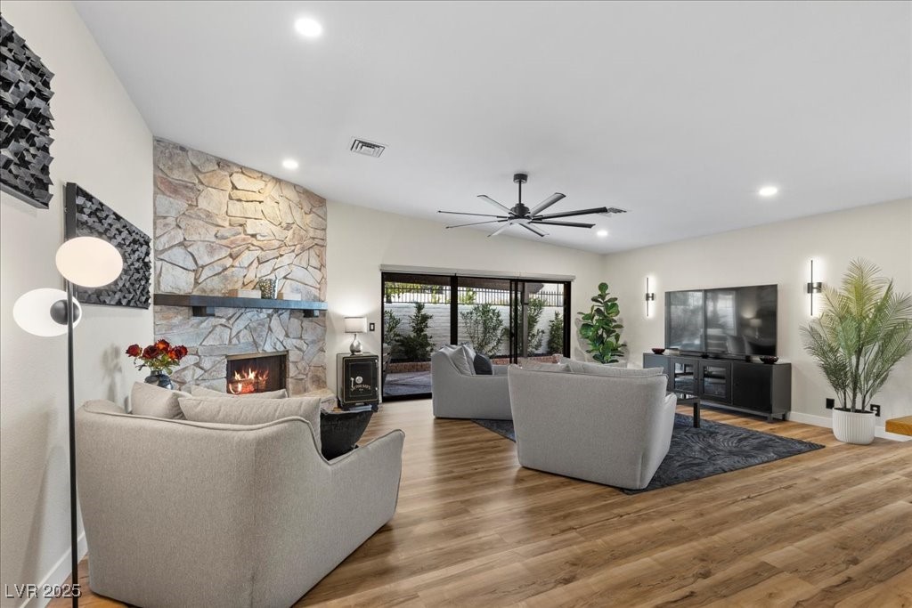 1912 Plaza De La Cruz