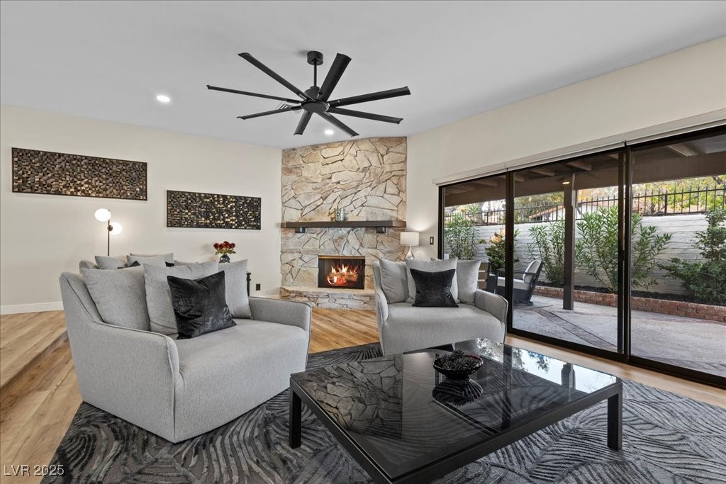 1912 Plaza De La Cruz