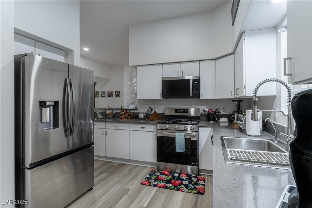 4825 Winterset Drive