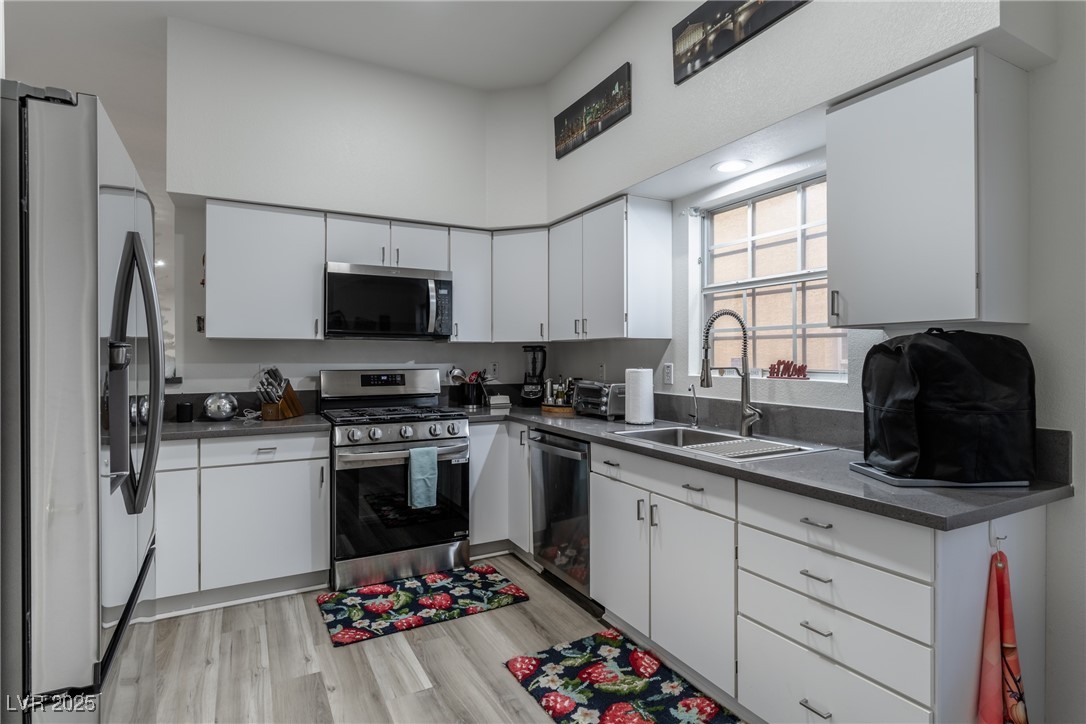 4825 Winterset Drive