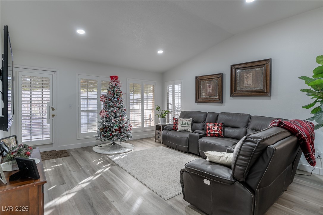 4825 Winterset Drive