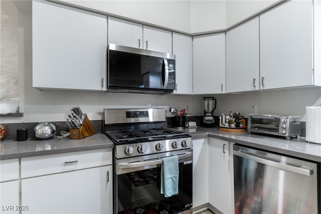 4825 Winterset Drive