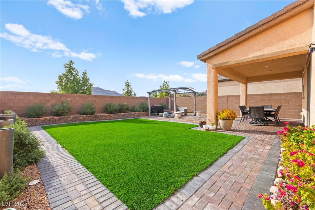 8973 Vista Pines Street