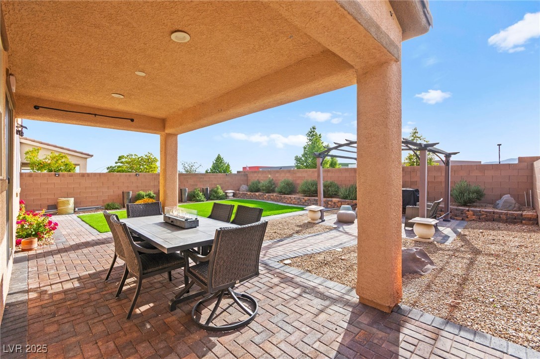 8973 Vista Pines Street