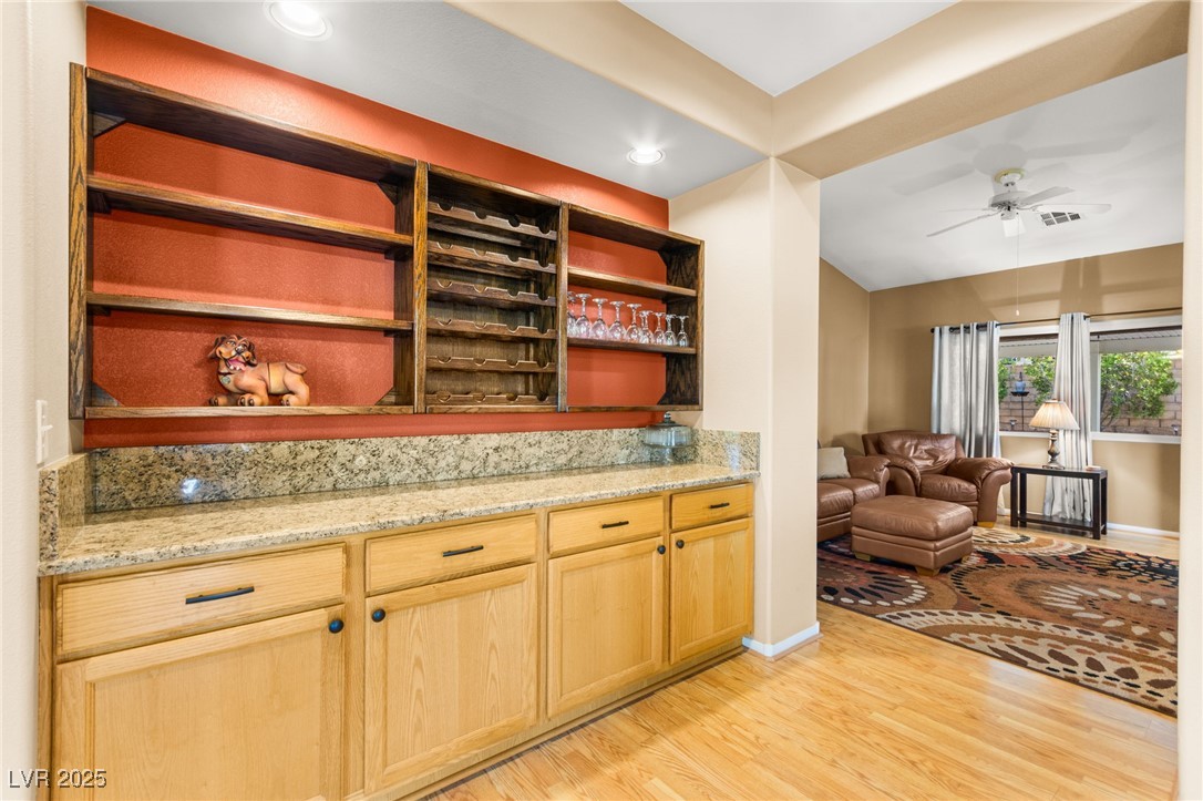 5245 Woodlawn Lane