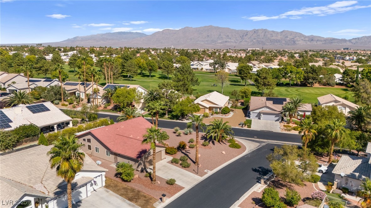 5245 Woodlawn Lane