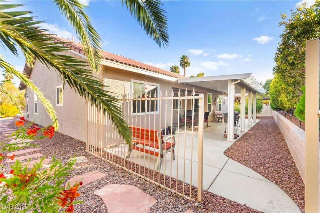 5245 Woodlawn Lane