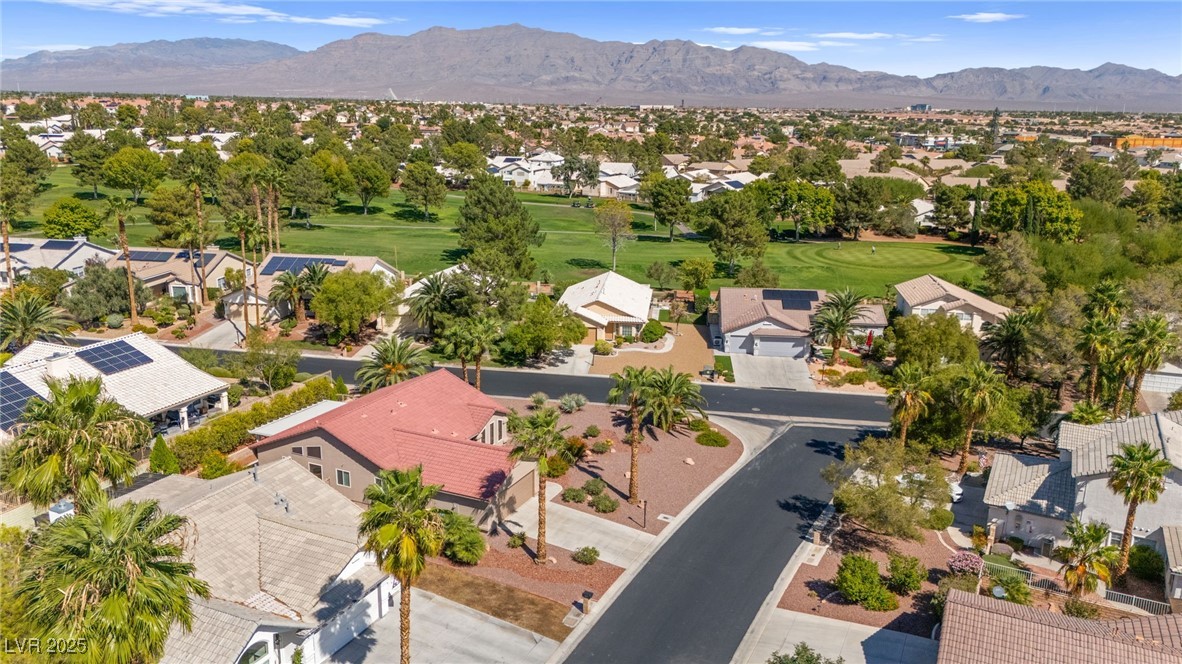 5245 Woodlawn Lane