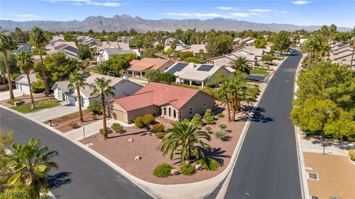 5245 Woodlawn Lane