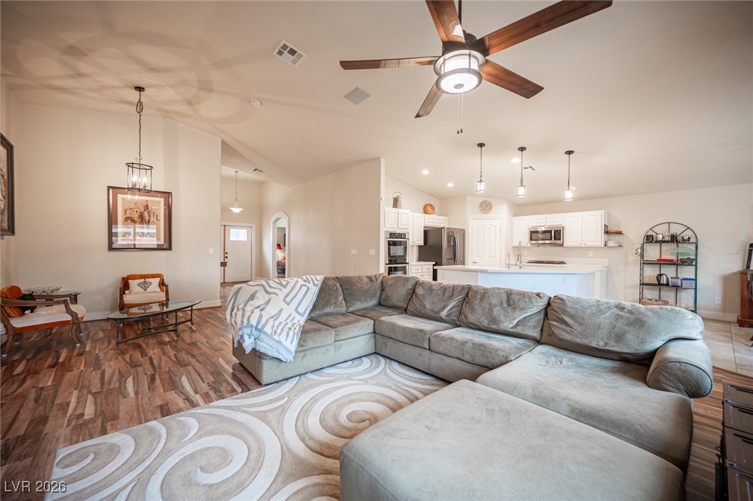 6162 Mast Glorious Court