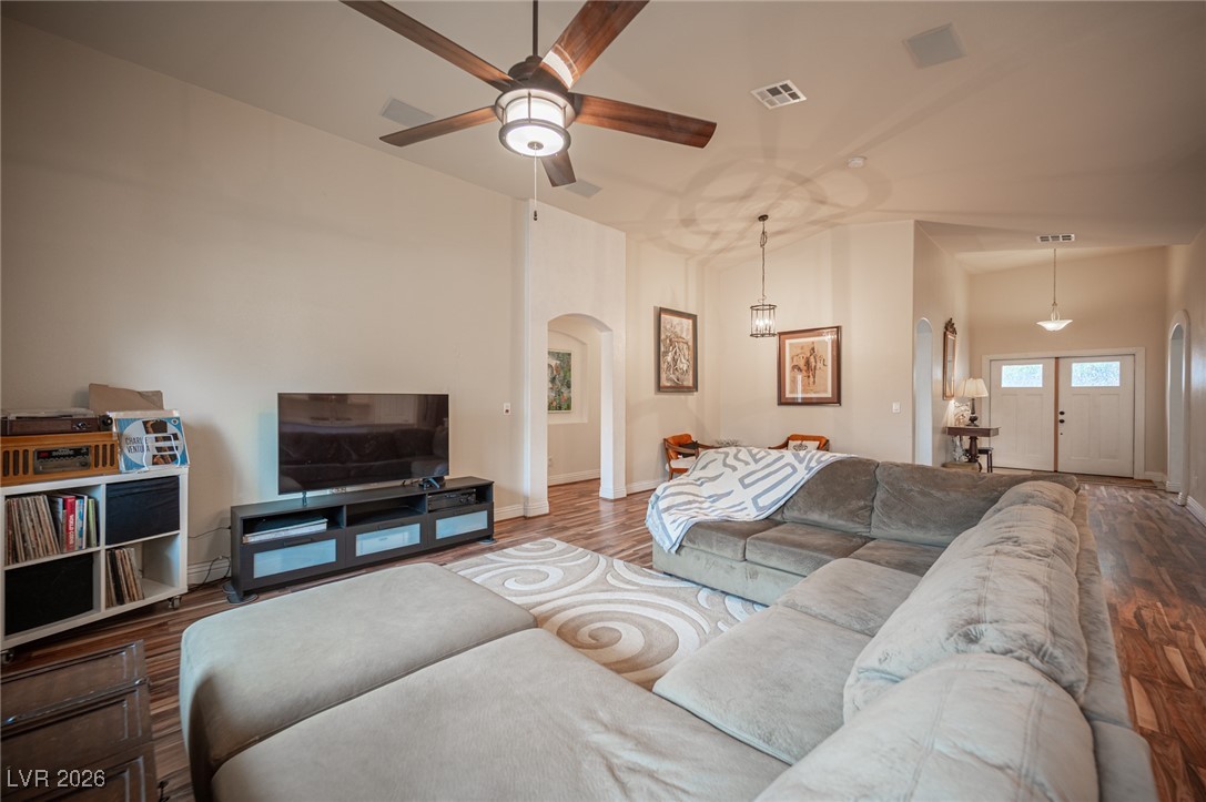 6162 Mast Glorious Court