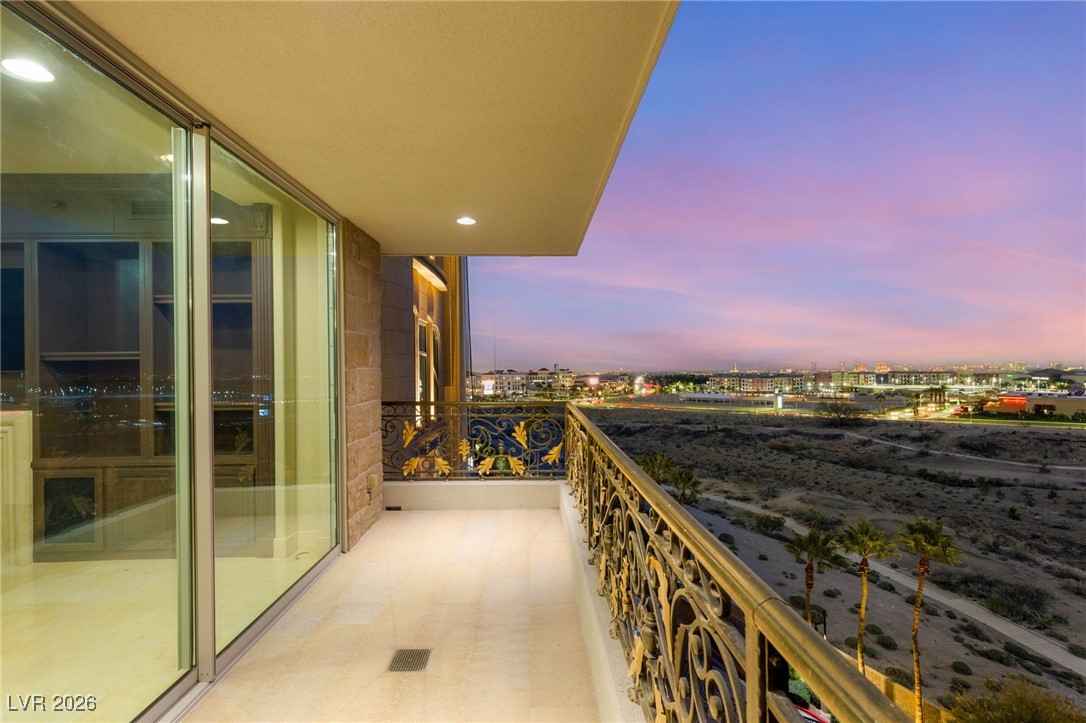 9103 Alta Drive 403