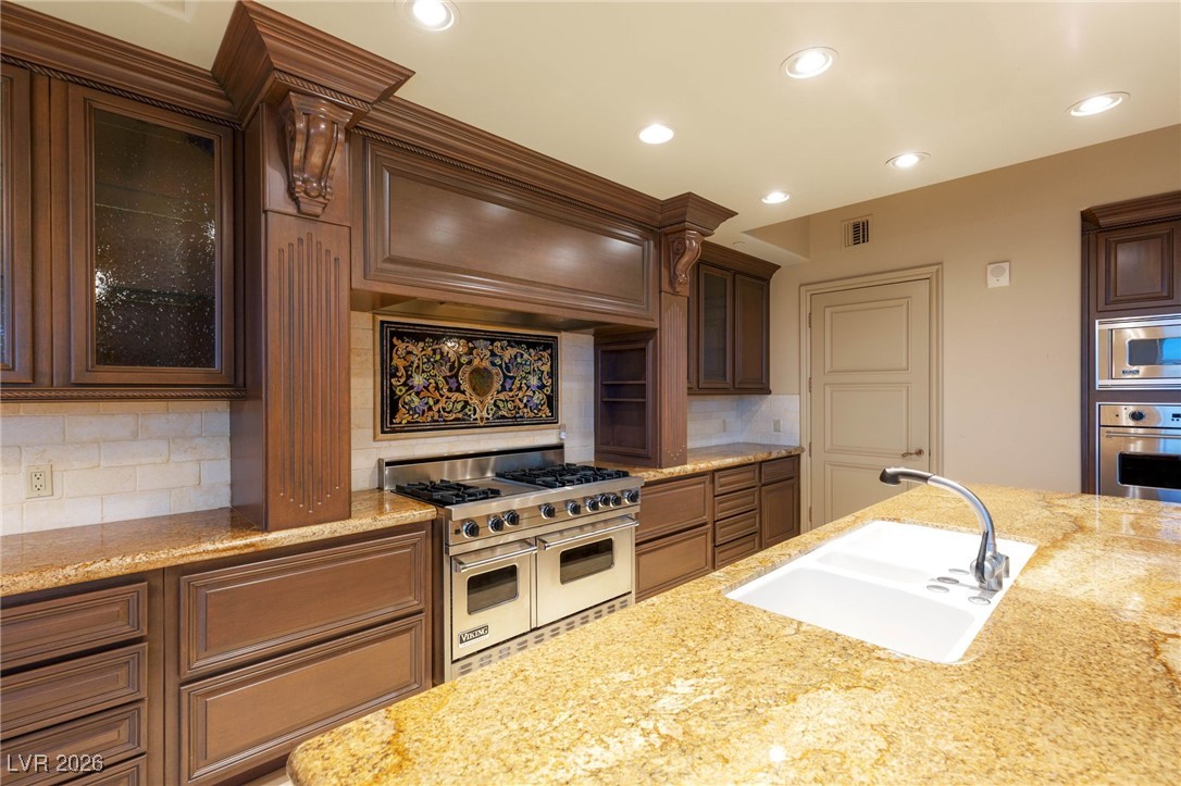 9103 Alta Drive 403
