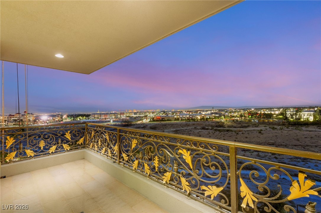 9103 Alta Drive 403