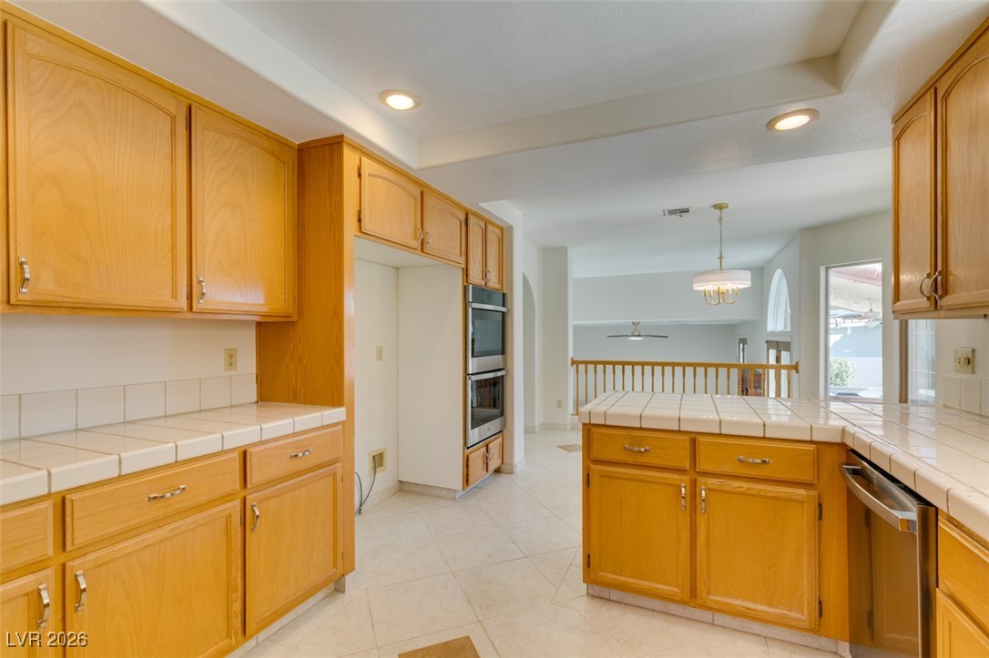 2843 Via Terra Street