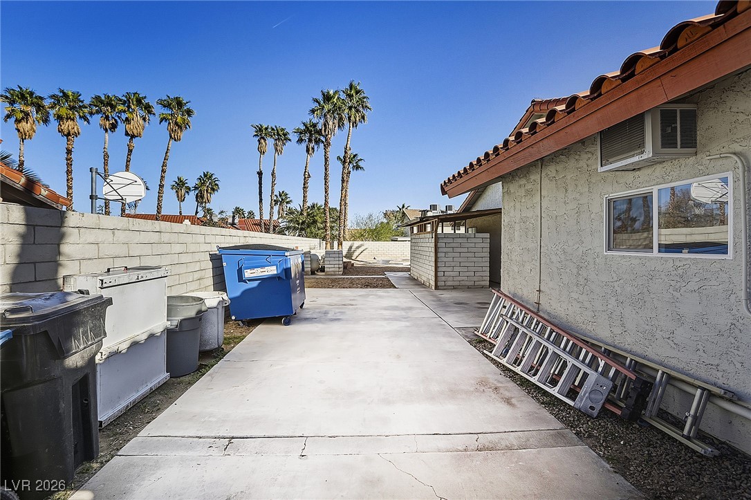 3452 Falla Street
