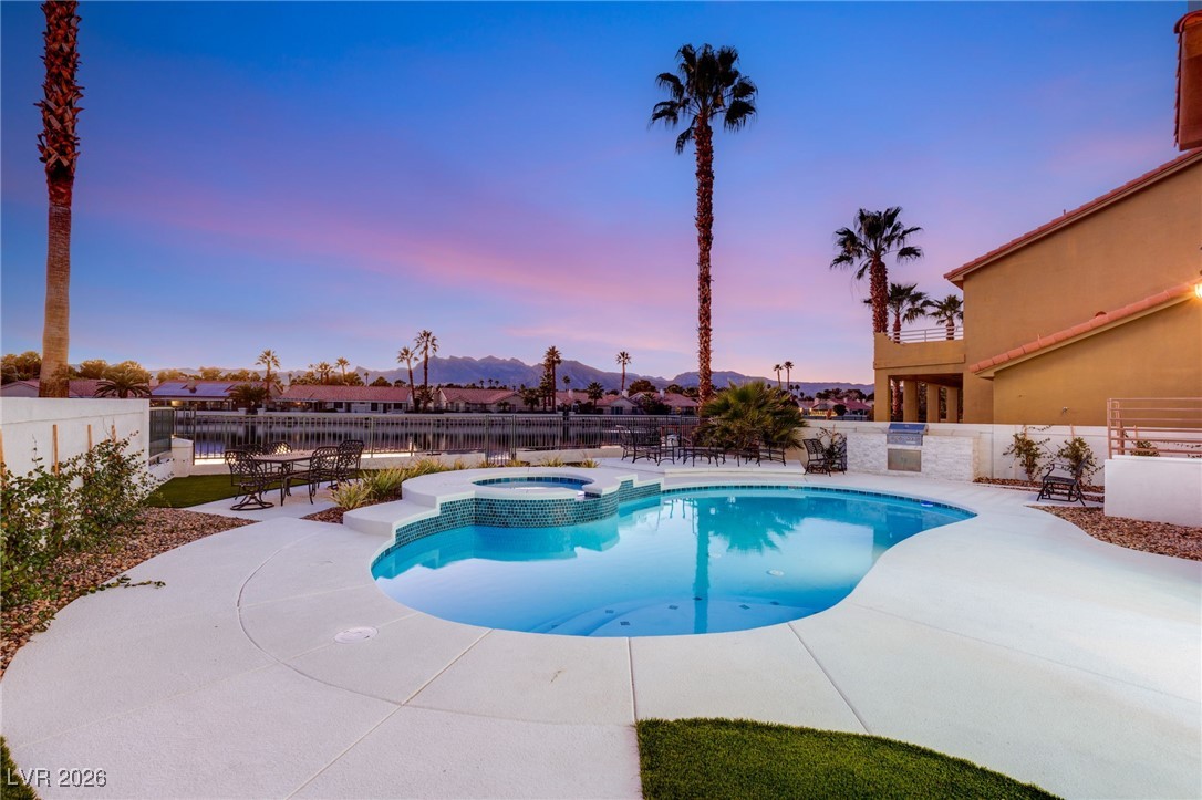 2493 Sun Reef Road