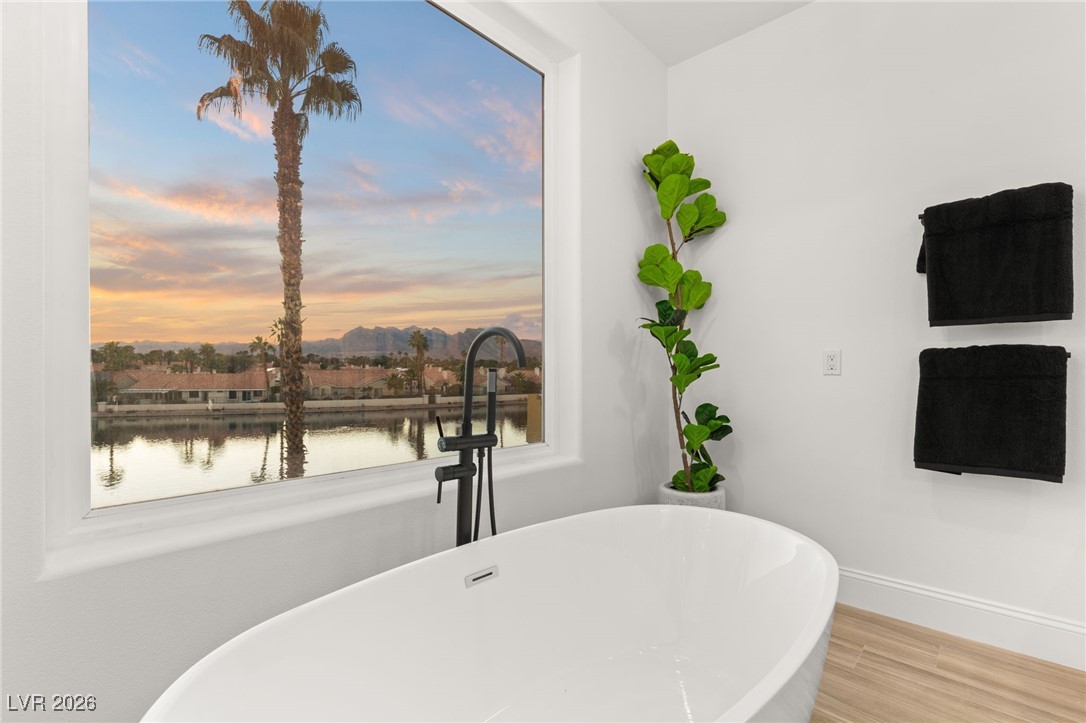 2493 Sun Reef Road