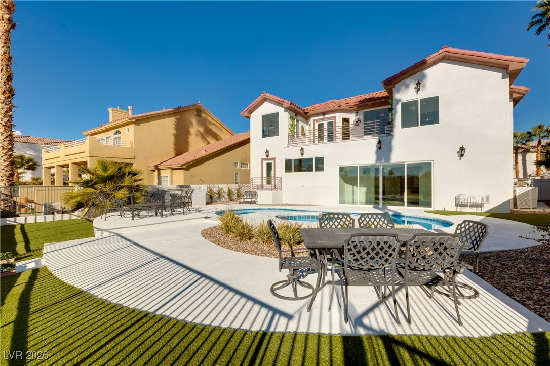 2493 Sun Reef Road